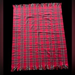 NWT Soft Plaid Throw w fringe